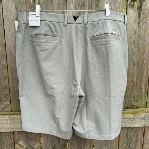 Nike Golf Shorts Dri Fit Gray Size 40 NWT Flat Front Chino Strechy Fabric - Picture 2 of 7